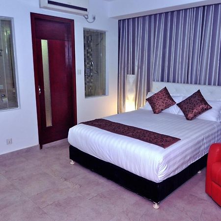 Contemporary Heights Hotel And Apartments Dhaka Room photo